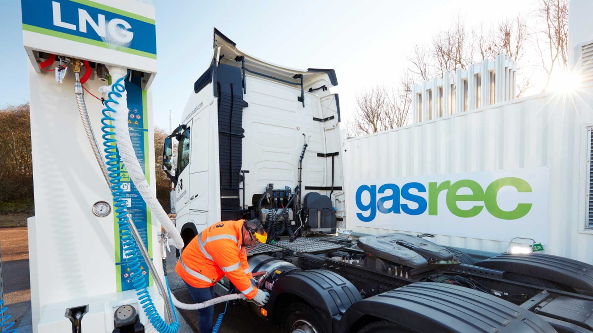 Operator filling the tank on an LNG truck