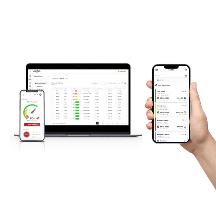 Une photo montrant une main tenant un téléphone et un ordinateur portable avec Anova